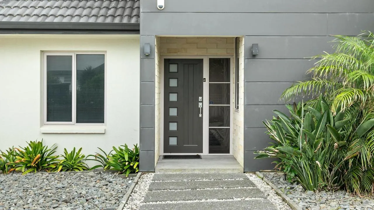 Oceanbeach Road - Mount Maunganui Beach House Villa New Zealand